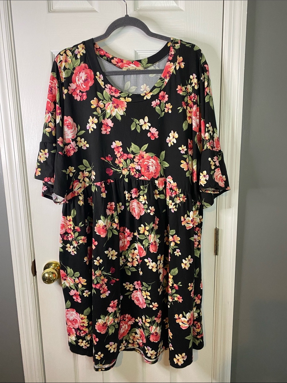 Haptics Dress Women's Black Floral Babydoll Dress Size 2X.